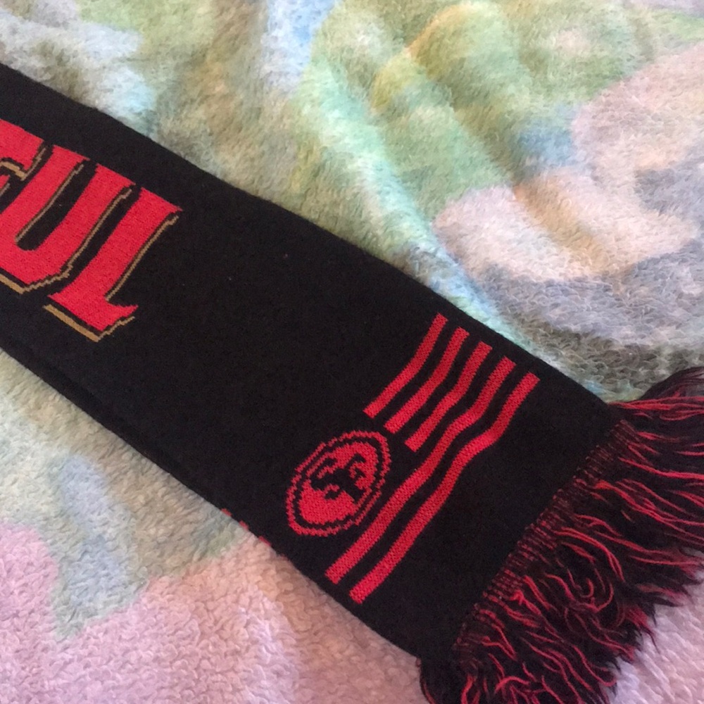 49er’s faithful scarf